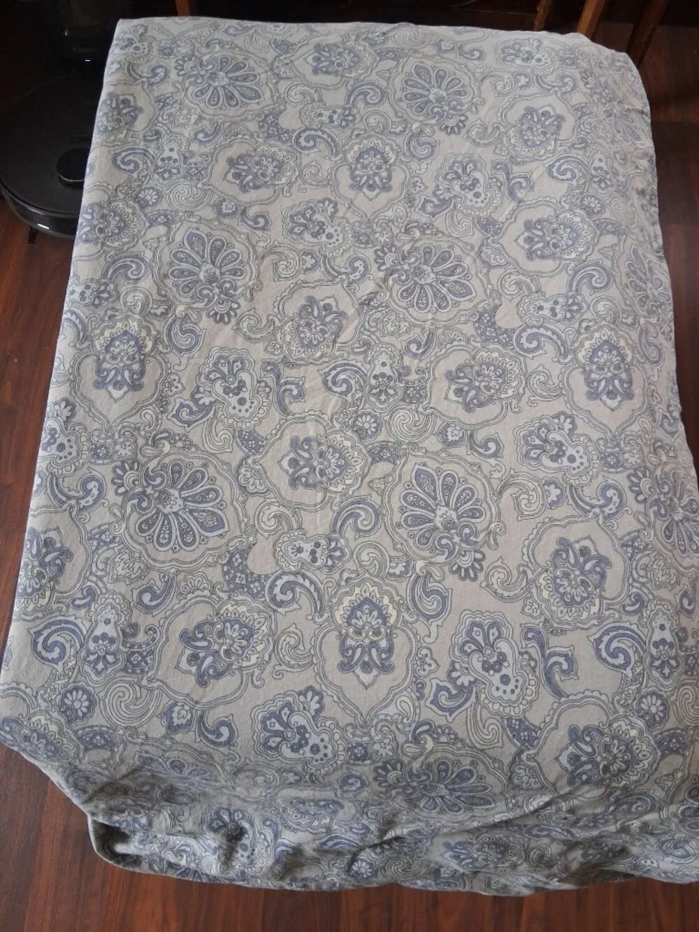 Tommy Hilfiger Grey Background Blue Accents F/Q REVERSE Duvet Cover Set + Drapes